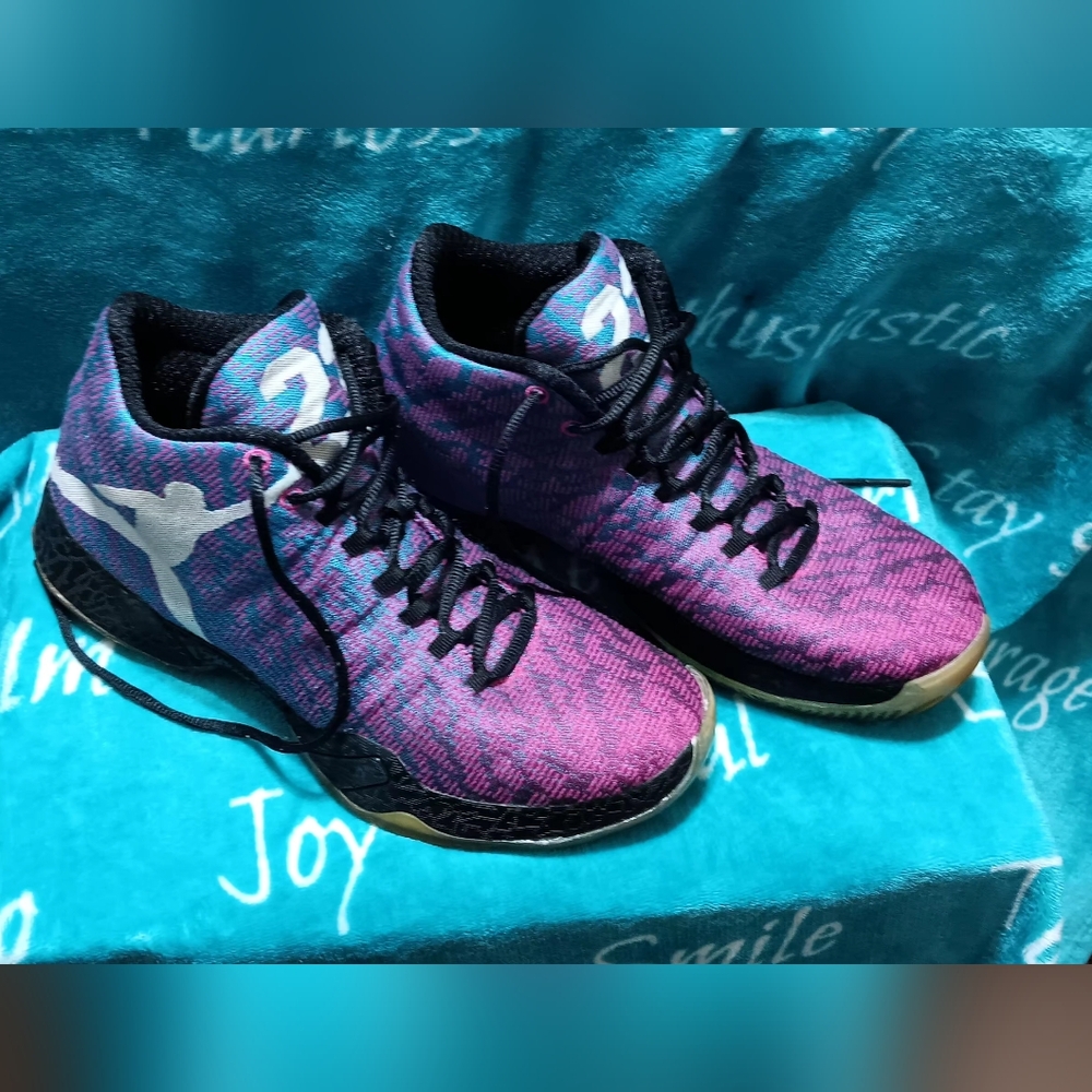 NIKE AIR JORDAN 29 RIVERWALK  Purple and Black Sneakers